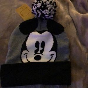 Mickey Mouse ladies knit hat 🎩 BNWT